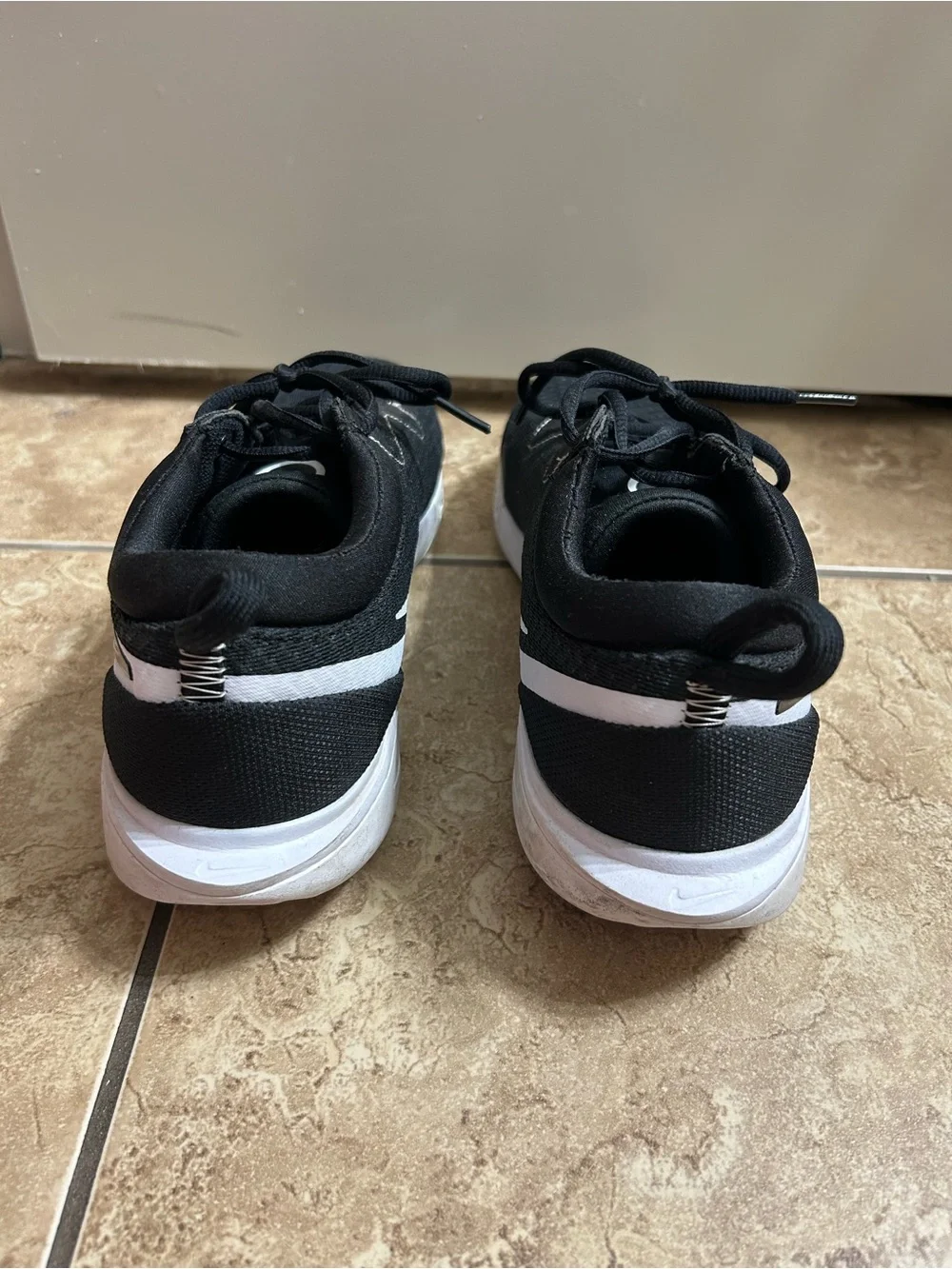 Nike Men’s Black Low-Top Knit Sneakers